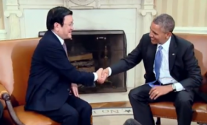 TT Obama gặp CT Trương Tấn Sang ngày 25.7. Ảnh chụp qua video của Nhà Trắng.